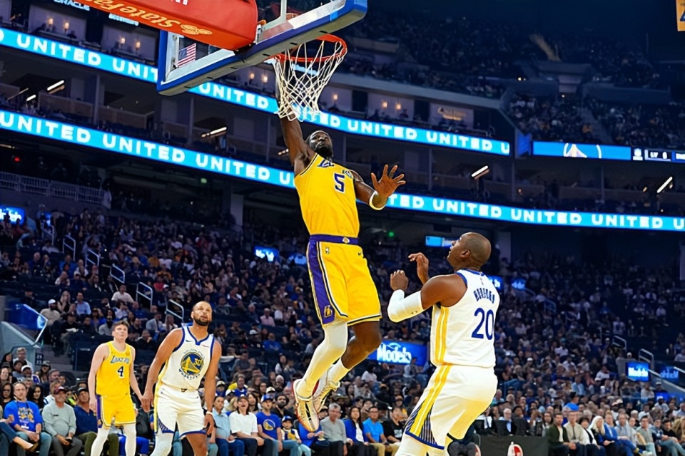 篮板, DeAnd 篮板, DeAnd