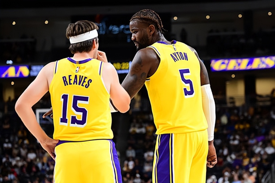 不俗的篮下 不俗的篮下